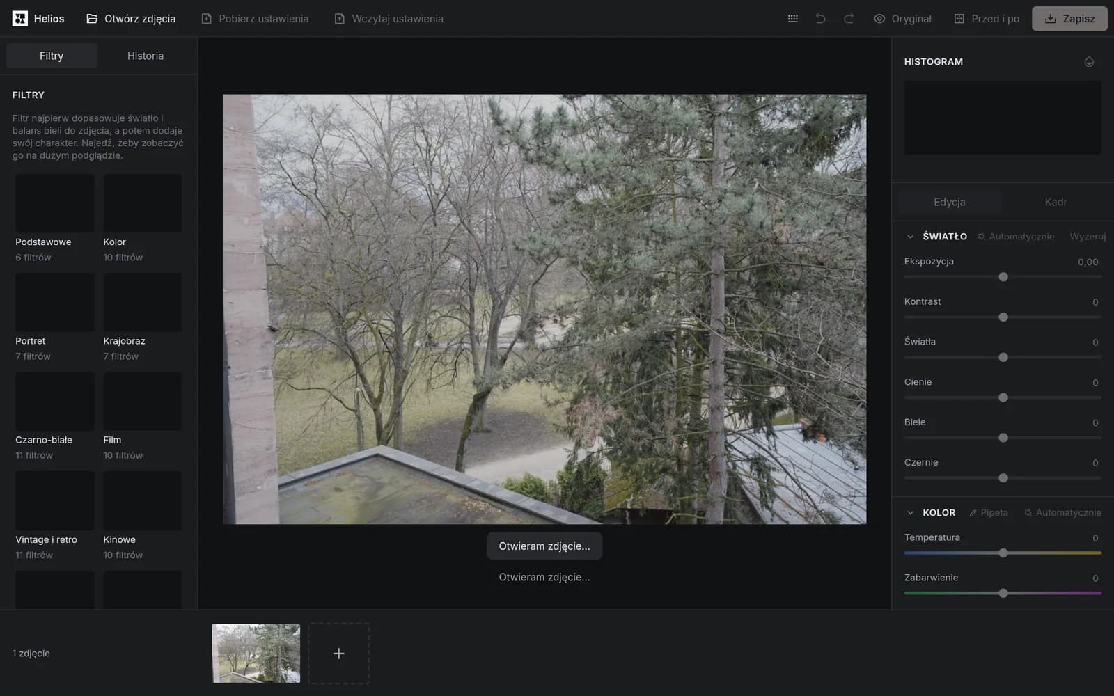 Helios w trakcie otwierania pliku ARW z Sony A7 III: na środku podgląd zapisany przez aparat i komunikat Otwieram zdjęcie, suwaki jeszcze nieaktywne