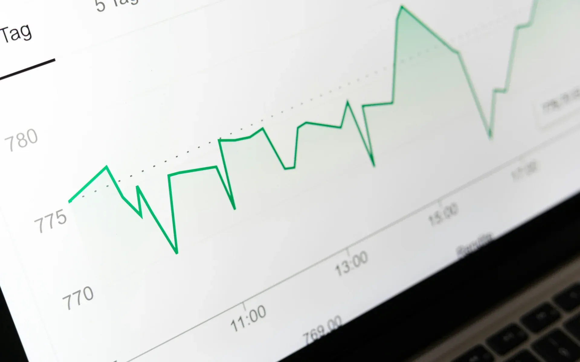 Czym jest linkowanie wewnętrzne i jak wpływa na SEO strony?