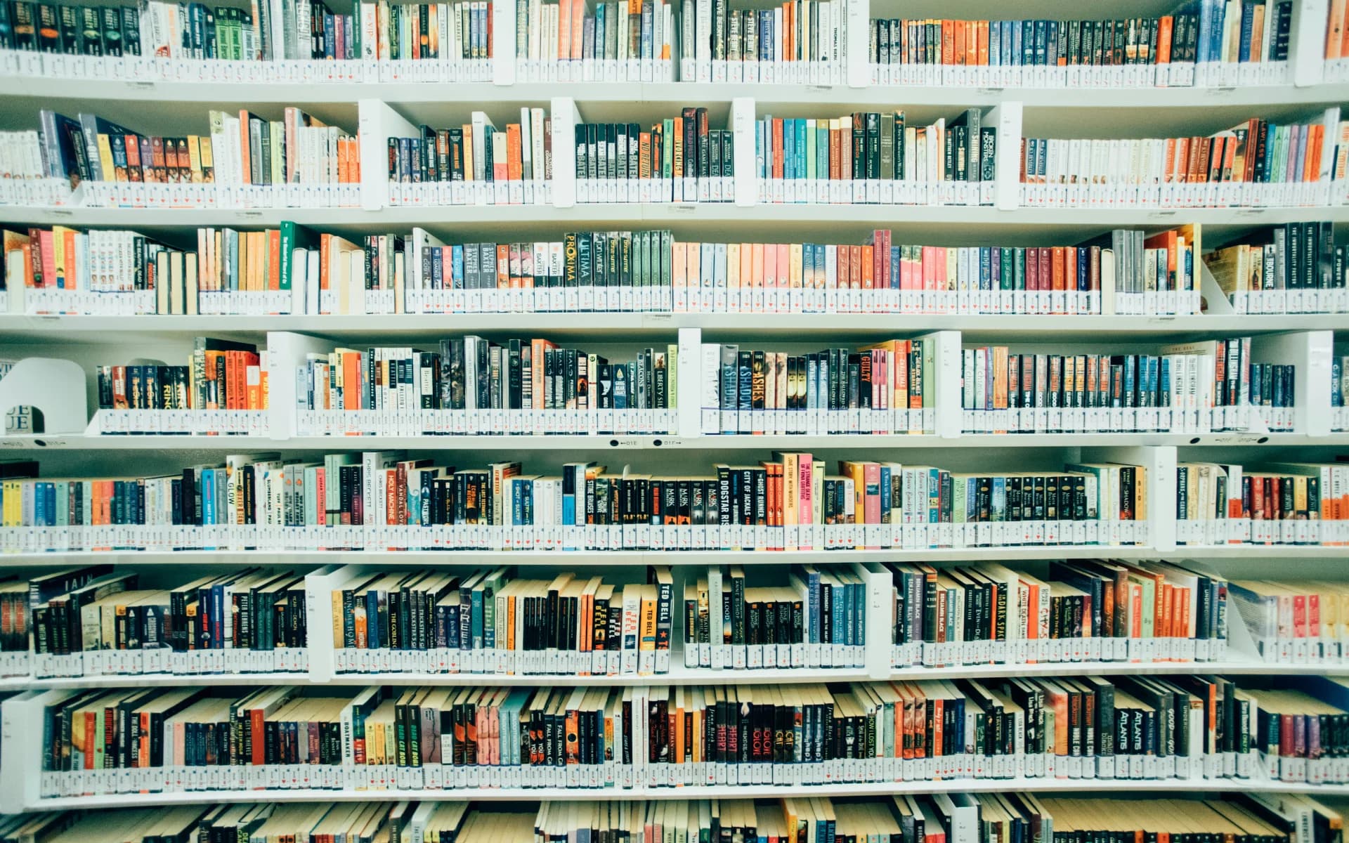 Czym jest paradoks wyboru i dlaczego mniej opcji może zwiększyć sprzedaż?