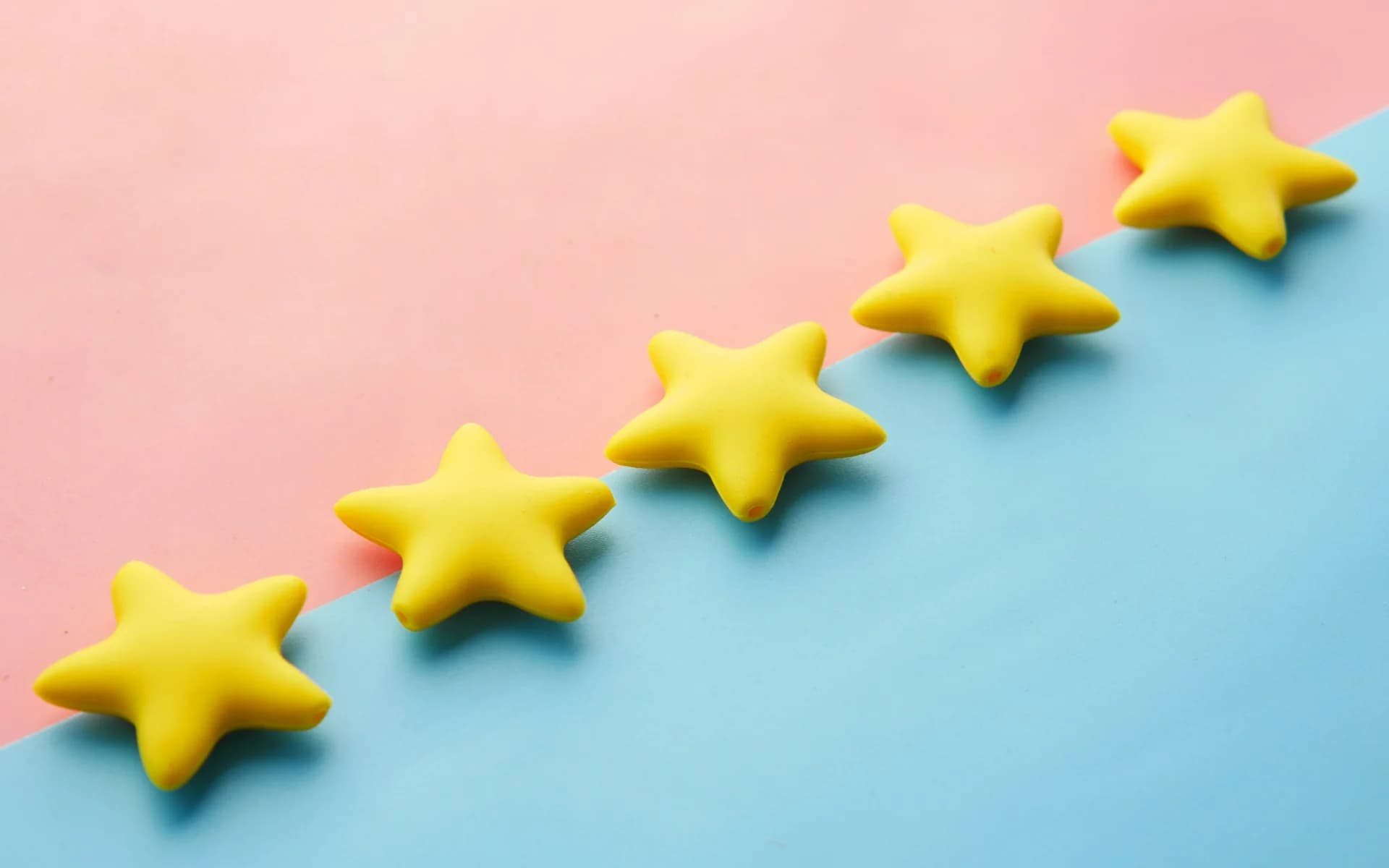 Czym jest social proof i dlaczego opinie innych wpływają na nasze decyzje?
